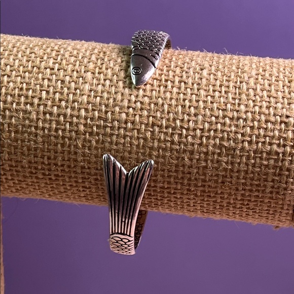 925 Sterling Silver - Vintage Fish Head & Tail Cuff Bracelet NWOT